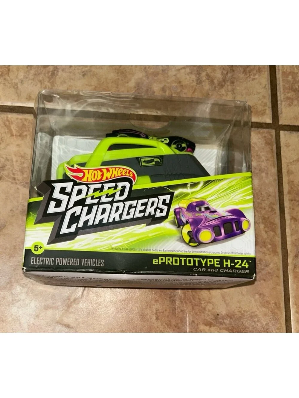 Hot Wheels Speed Chargers ePrototype H-24 Car & Charger New Sealed Damaged Box
